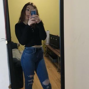 Meet your Posher, Larissa